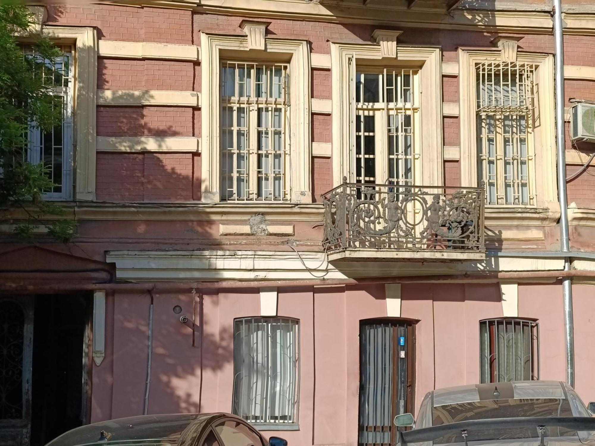J Square Hostel Tbilisi Bagian luar foto