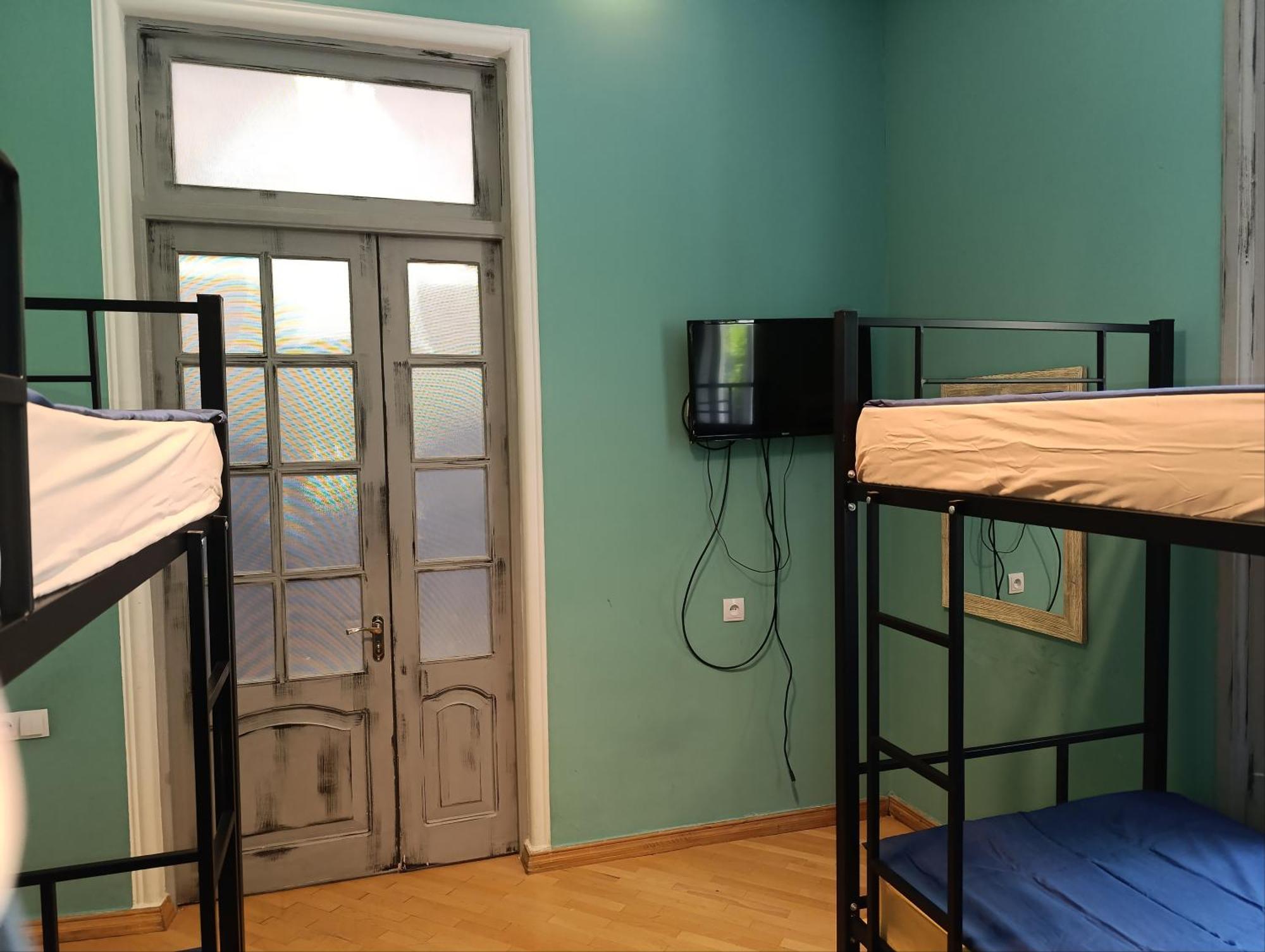 J Square Hostel Tbilisi Bagian luar foto