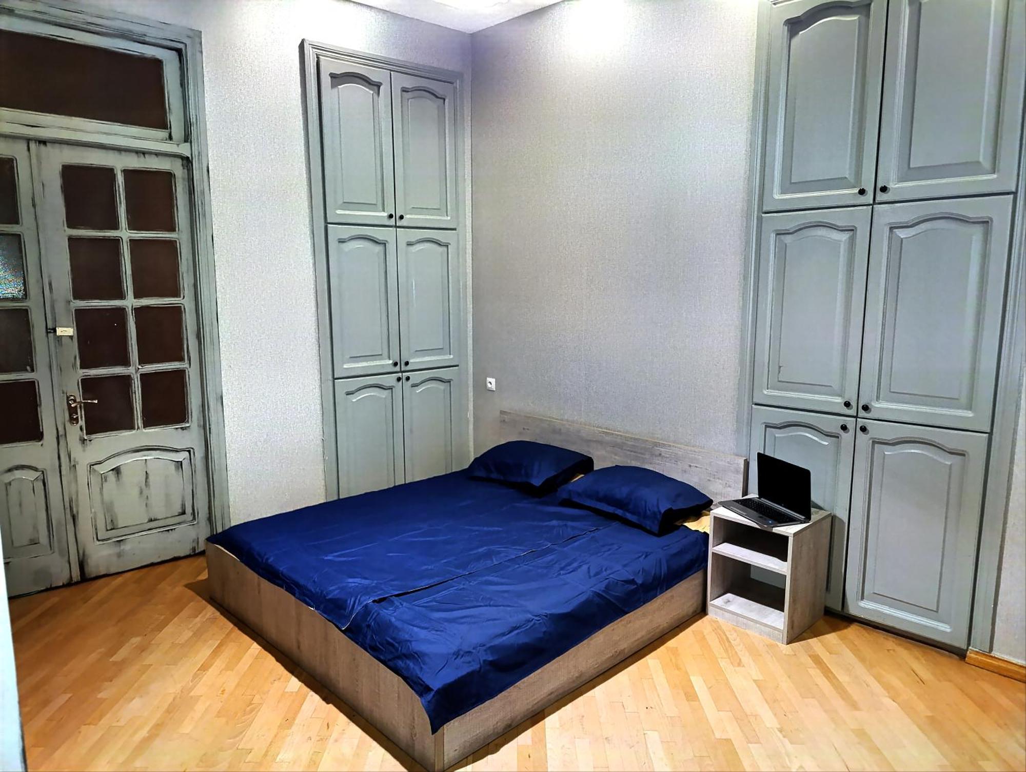 J Square Hostel Tbilisi Bagian luar foto