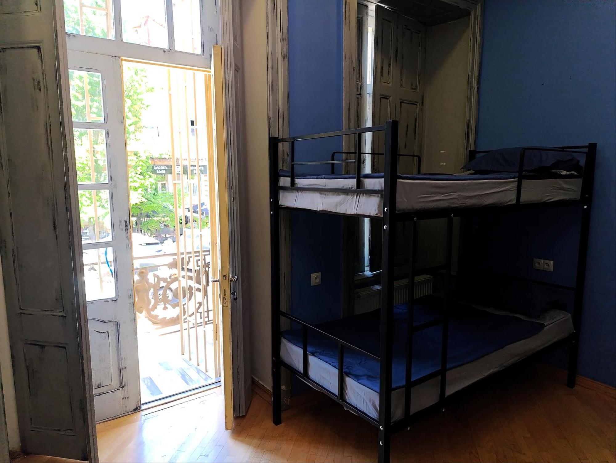 J Square Hostel Tbilisi Bagian luar foto