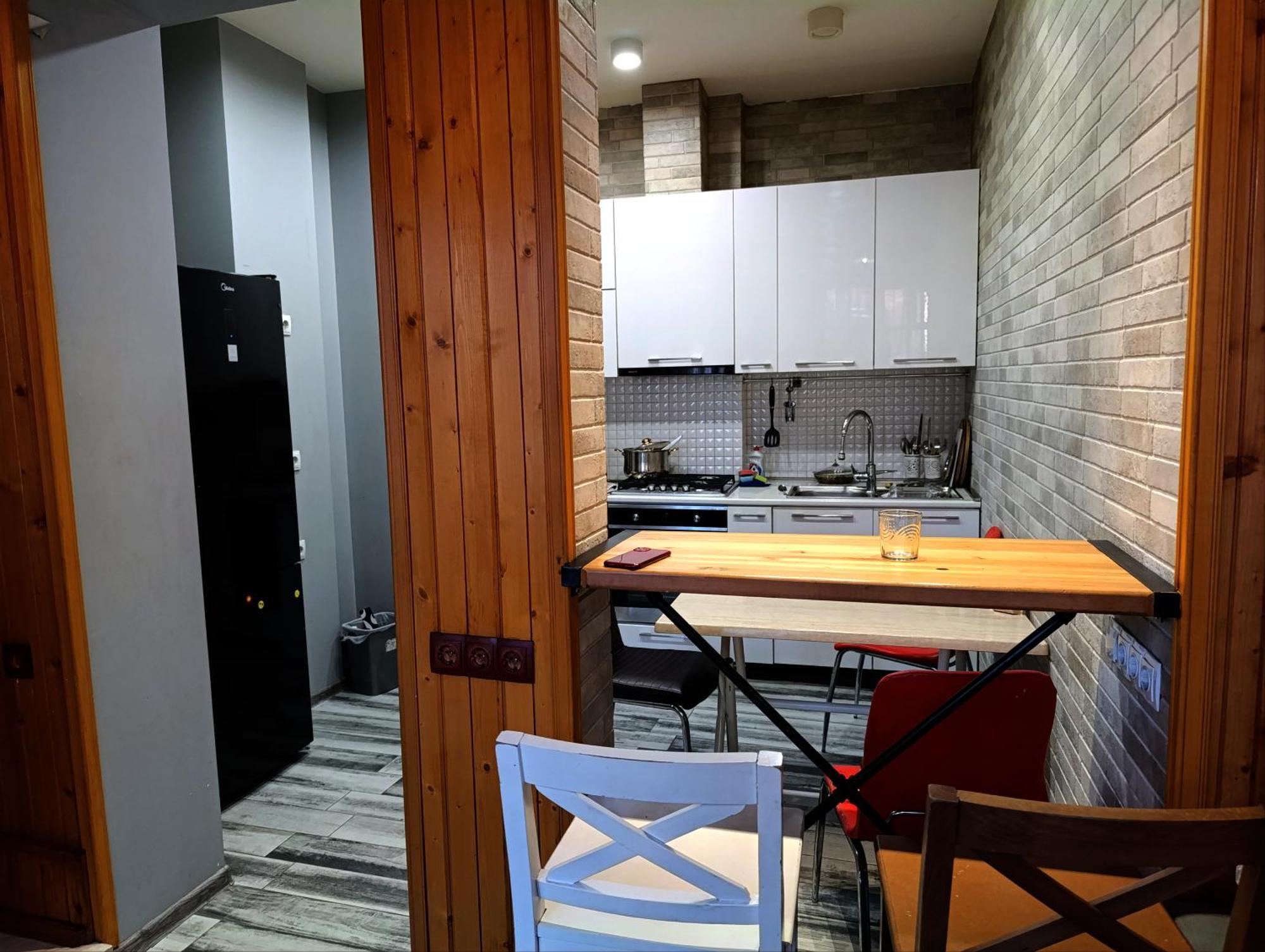 J Square Hostel Tbilisi Bagian luar foto