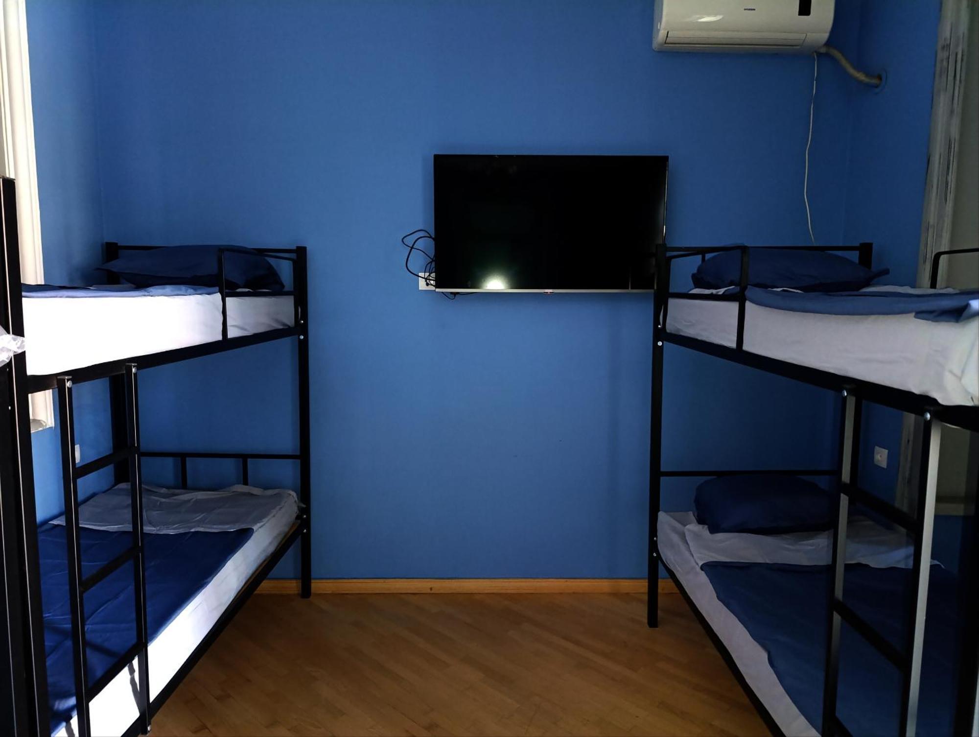 J Square Hostel Tbilisi Bagian luar foto
