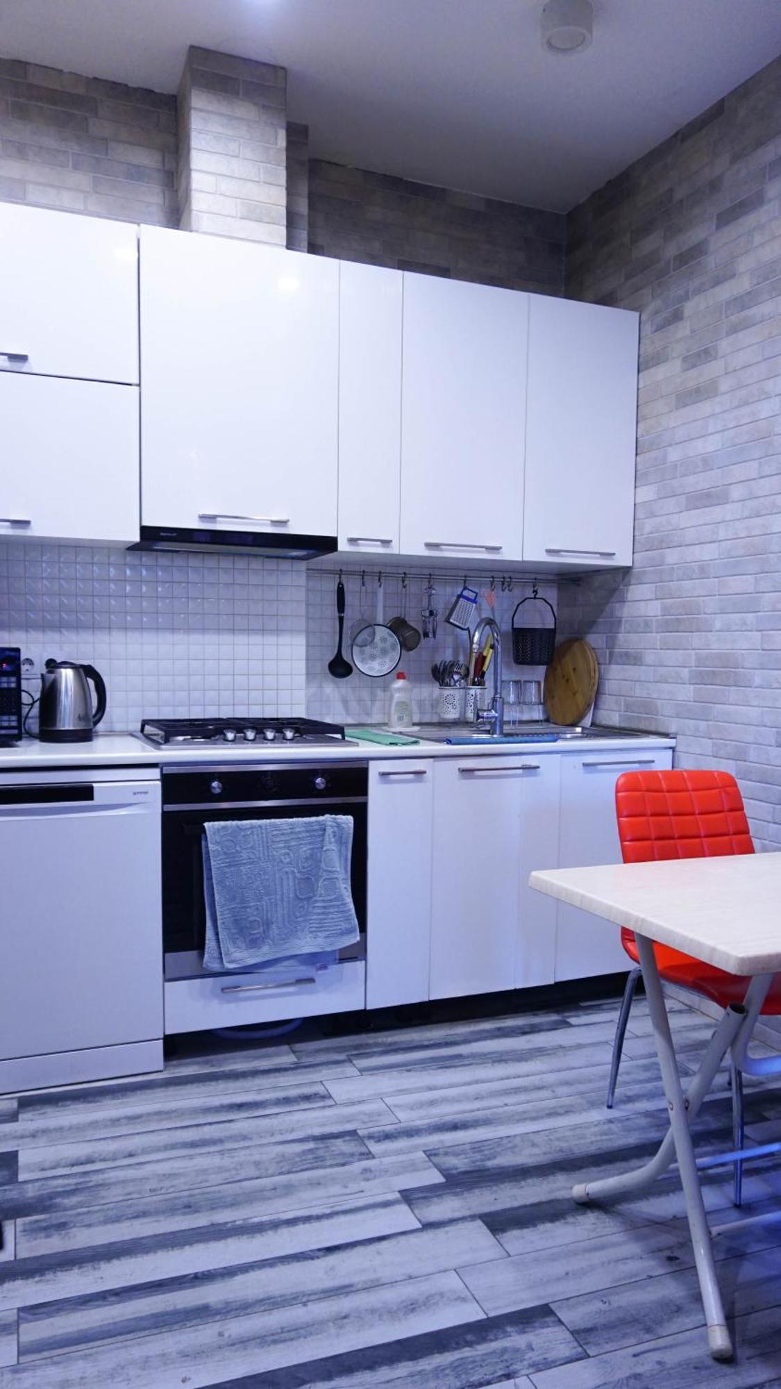 J Square Hostel Tbilisi Bagian luar foto