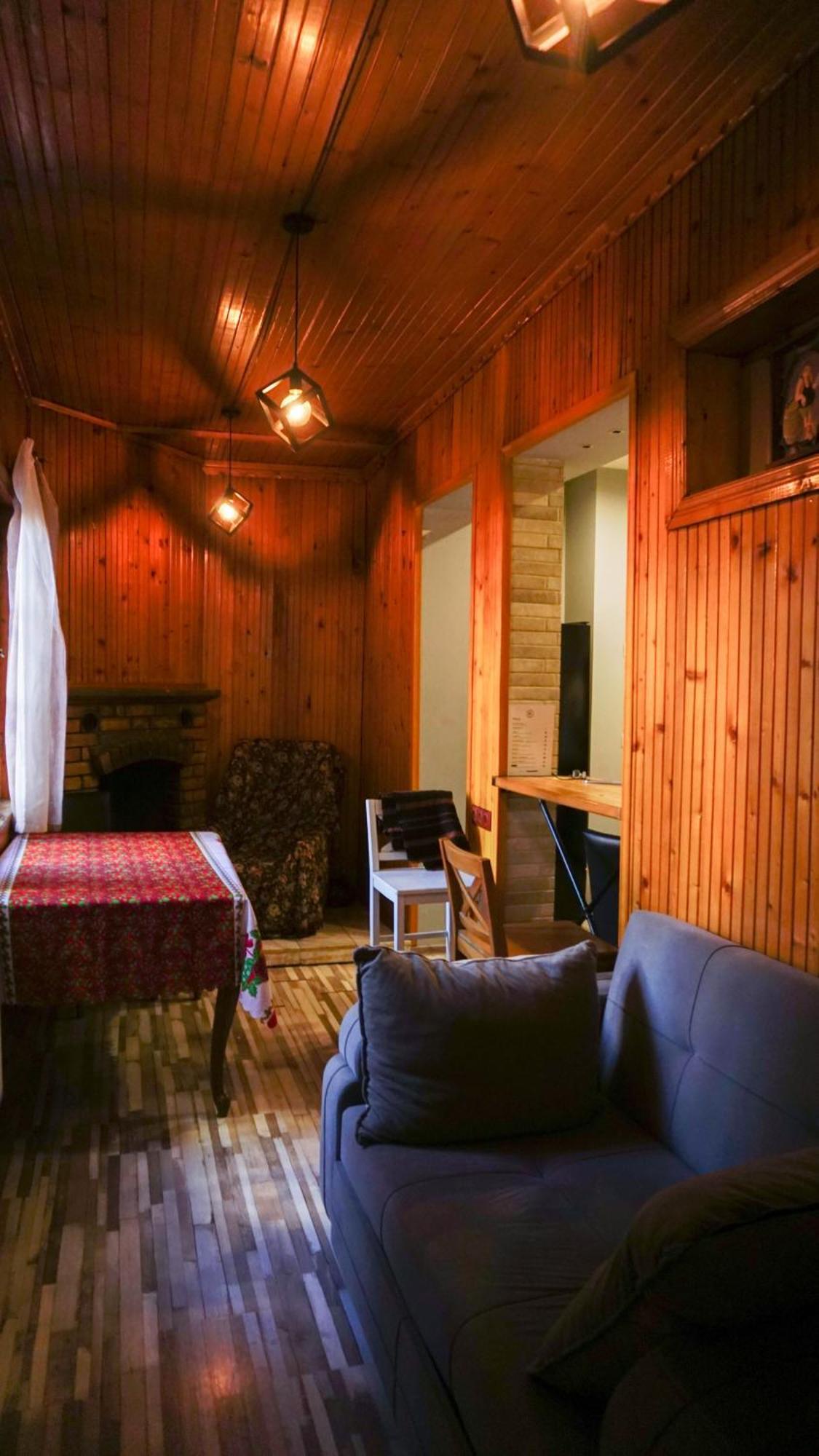J Square Hostel Tbilisi Bagian luar foto