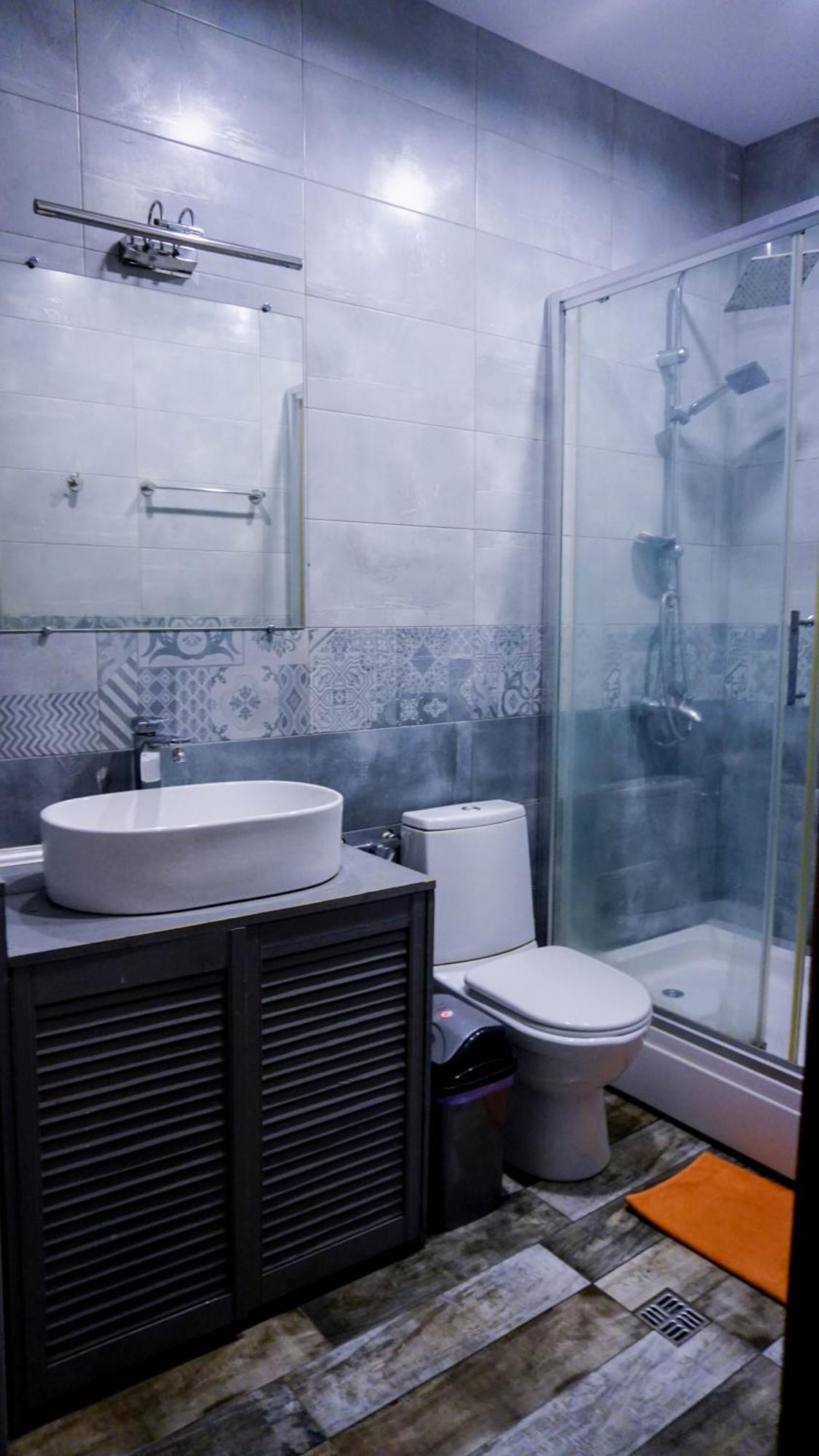 J Square Hostel Tbilisi Bagian luar foto